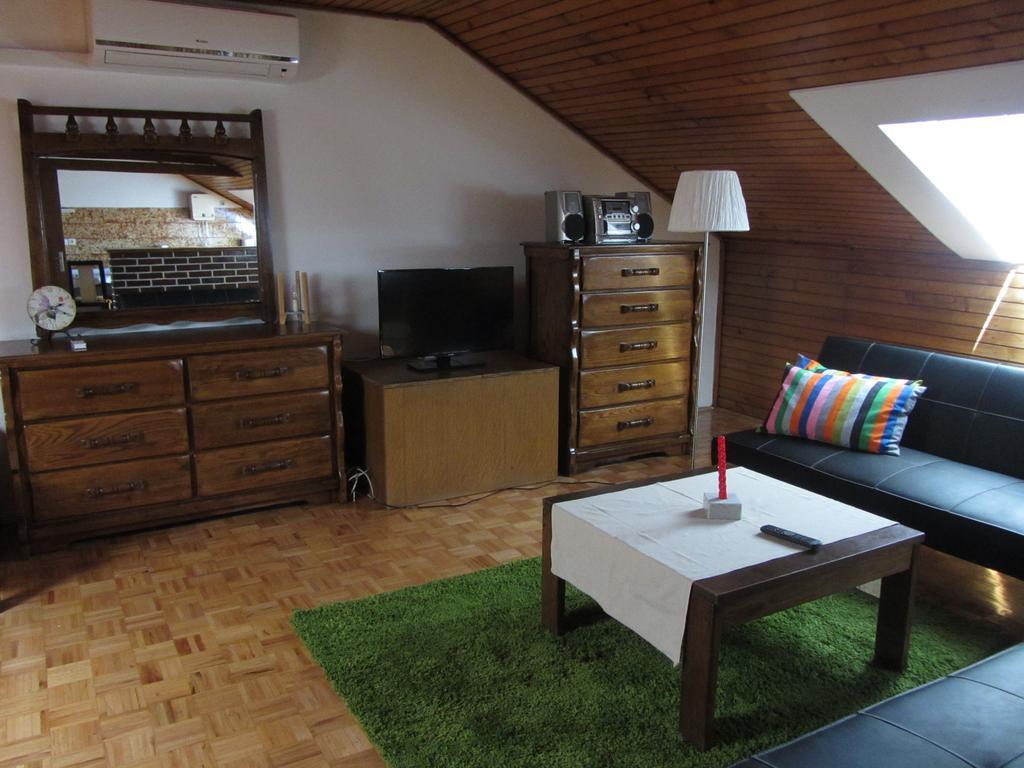 Holiday House Sara オパティヤ 部屋 写真